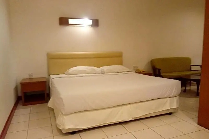 Rich Hotel