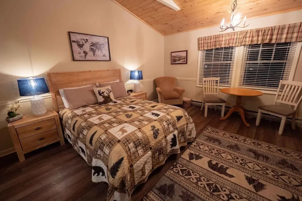 The Snowshoe Lodge