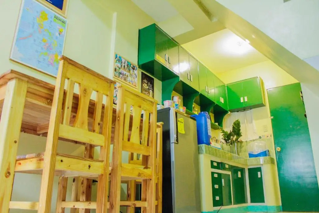 Nomads MNL Backpackers Homestay - near Airport