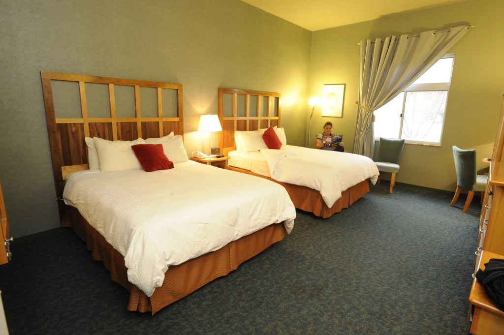 Dimond Center Hotel
