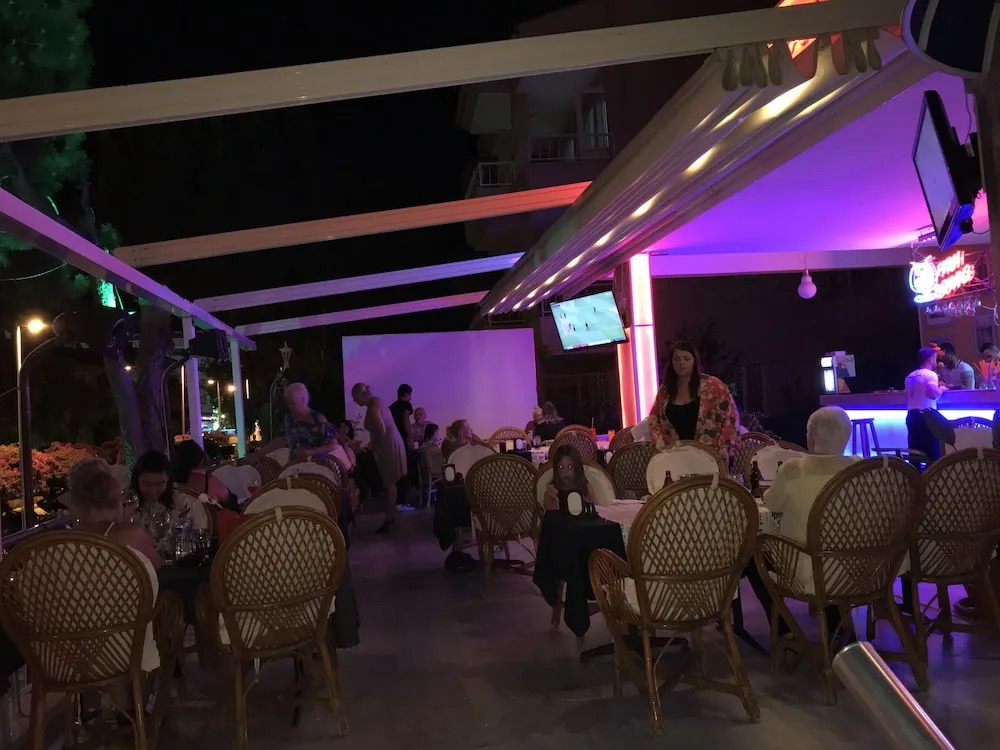 Twenty One Hotel