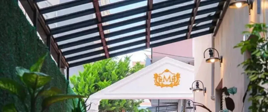 WeNirvana Suit Hotel
