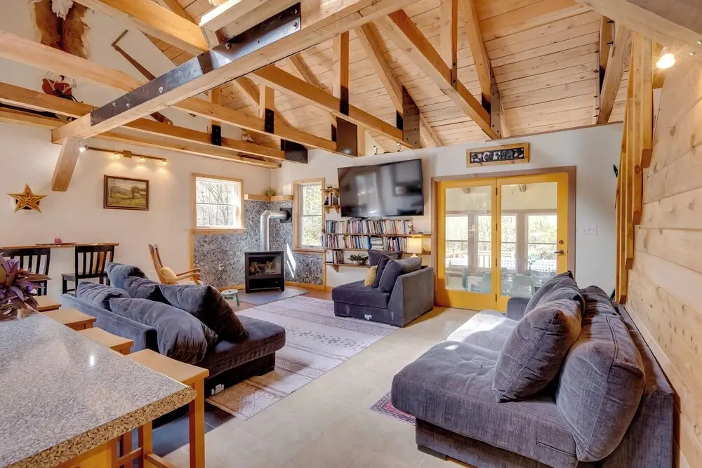 7 Mi to Bilger's Rocks: Secluded 7-acre Retreat