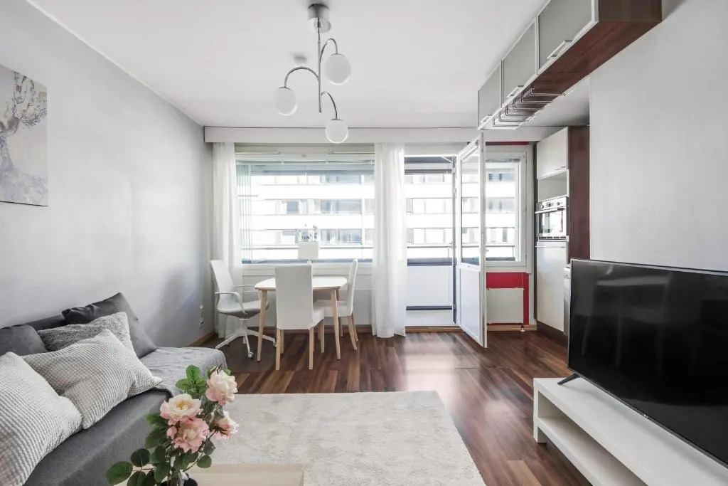 WeHost Modern and Elegant Studio for Four