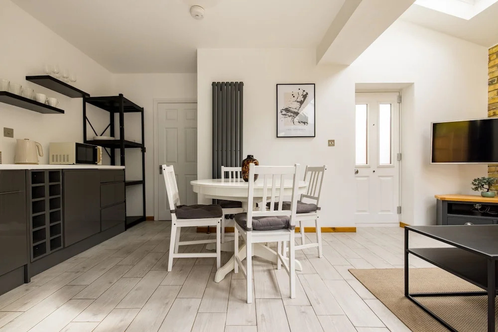 2 Bed Garden Flat in Balham