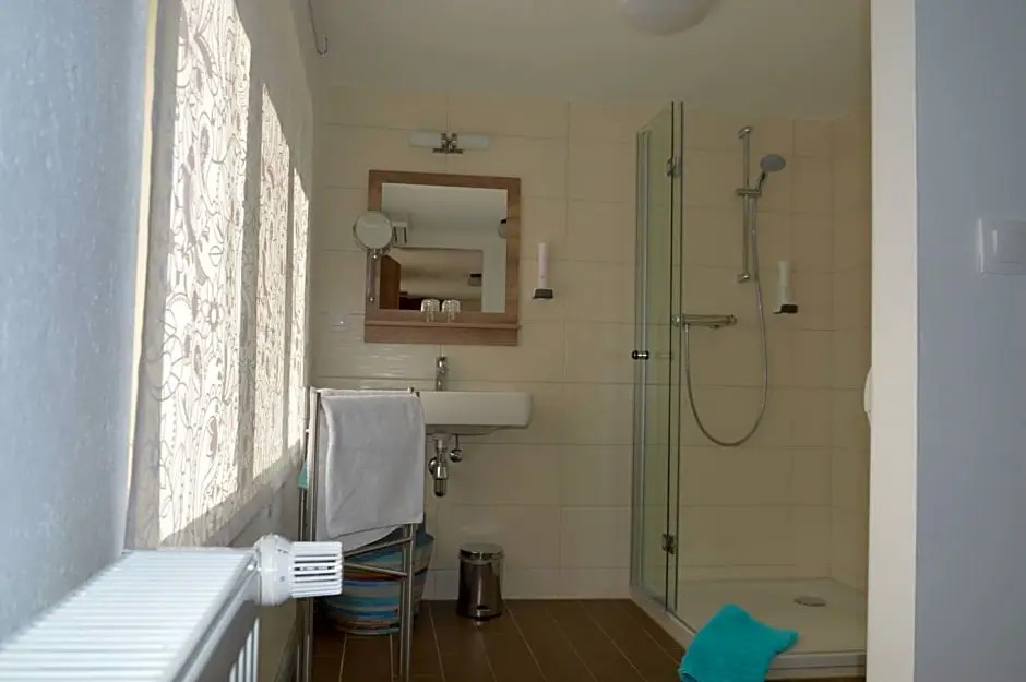 B&B Leonhard 7