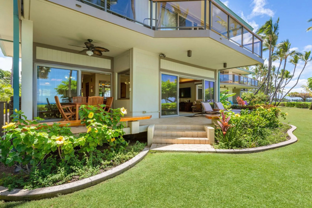 Puunoa  - CoralTree Residence Collection