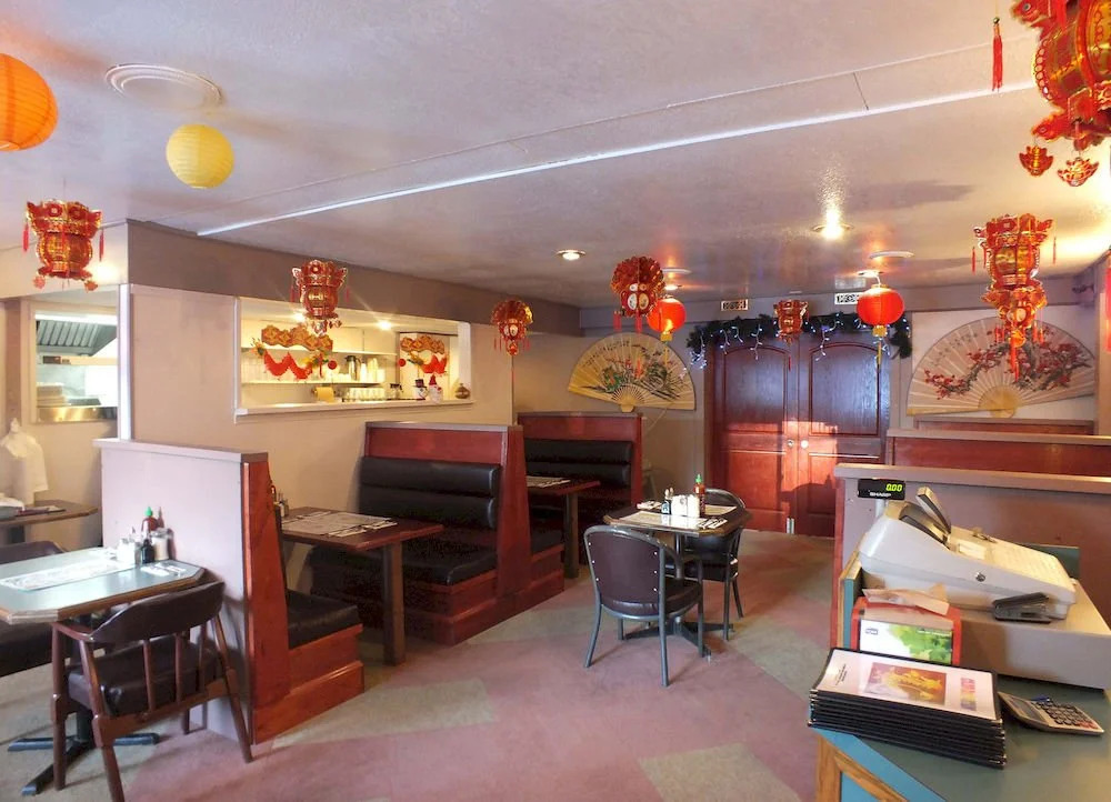 Dragon's Den Hotel