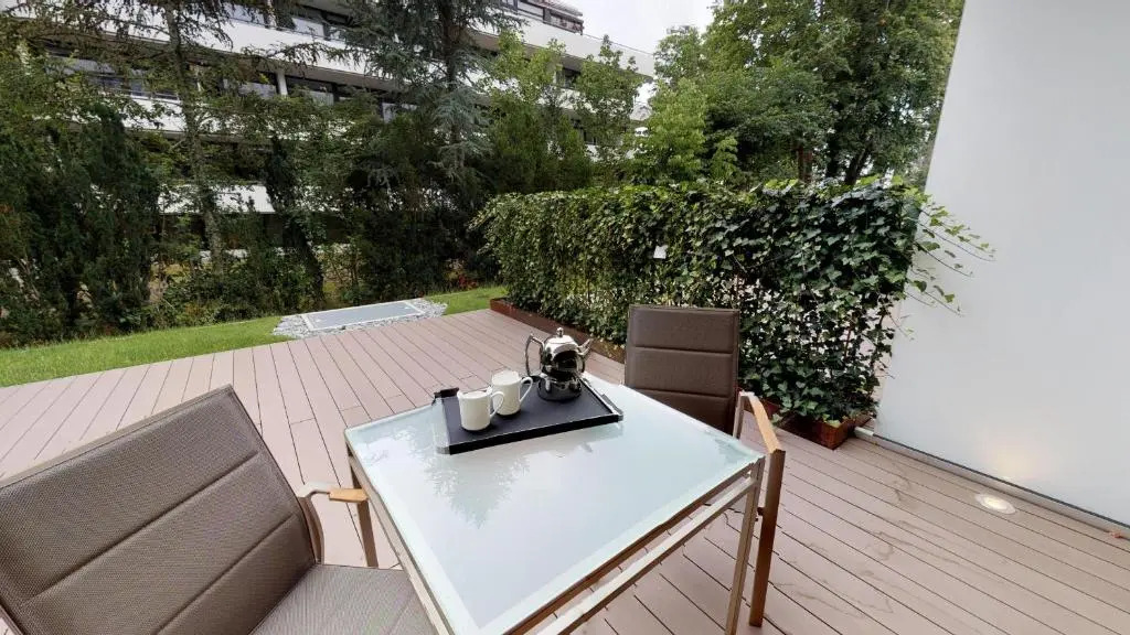 White Pearl Apartment 0.14