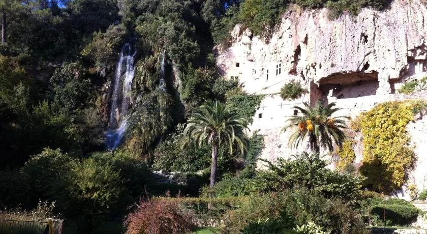 Le Rocher