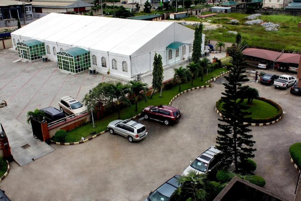 Villa Park Hotels