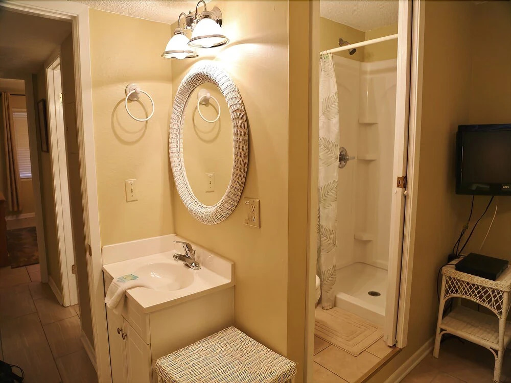 Harbor House B20 2 Bedrooms 2 Bathrooms Condo