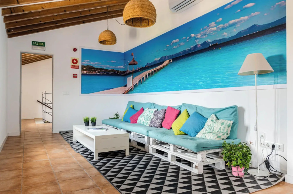 Urban Hostel Palma - Albergue Juvenil - Youth Hostel