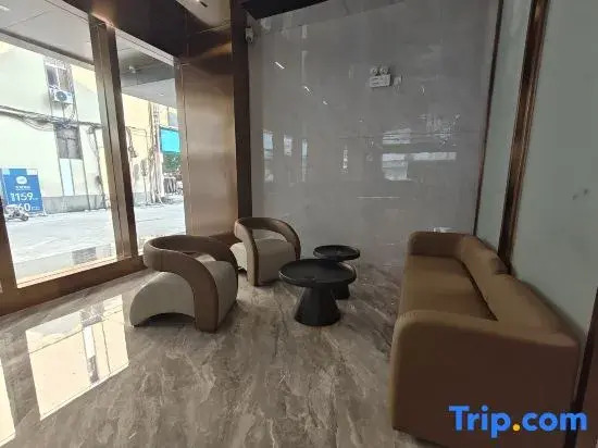 MAX Hotel
