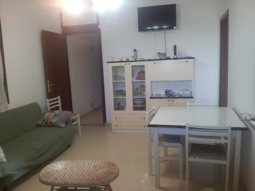 Villa With 2 Bedrooms in Tre Fontane, With Enclosed Garden and Wifi -