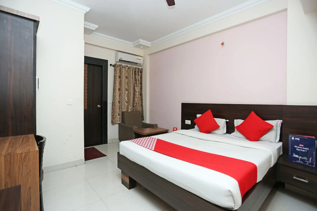 OYO Rooms Sargam Cinemas