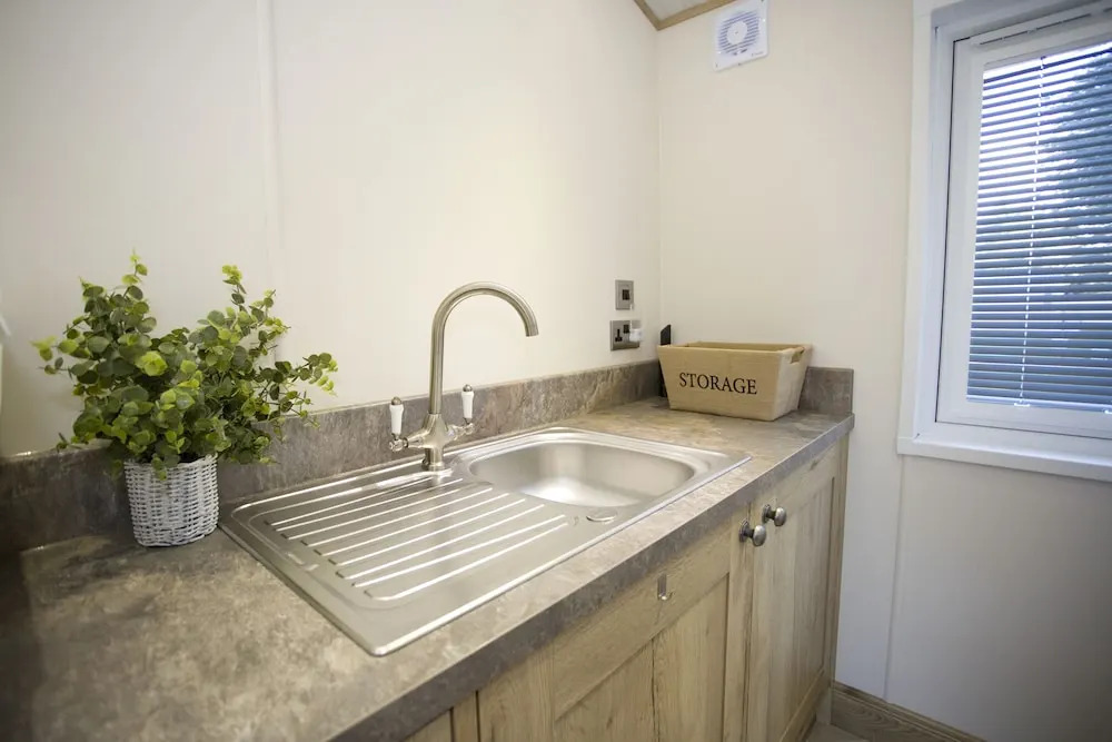 6 berth luxury lodge in Christchurch Dorset