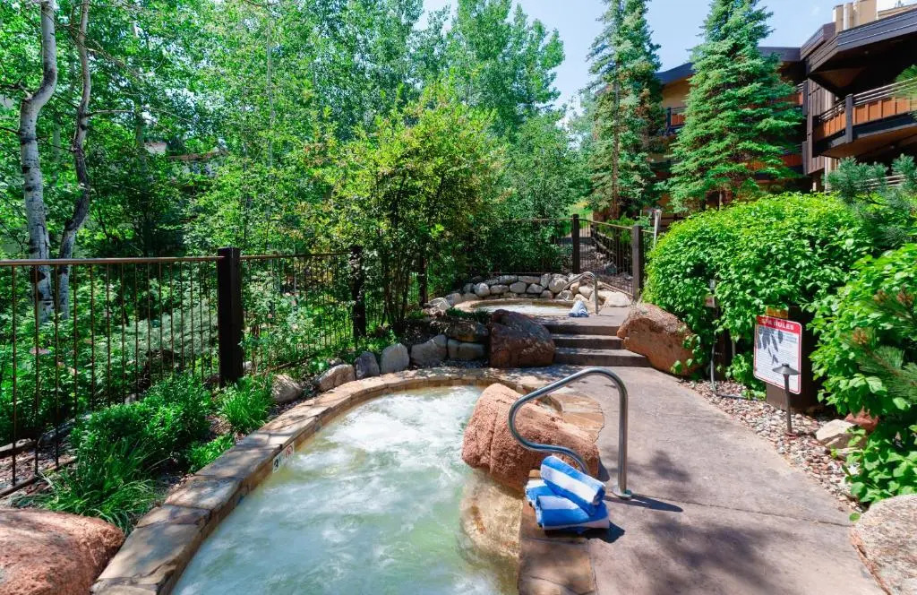 Laurelwood Condominiums Studio Premier Unit 410