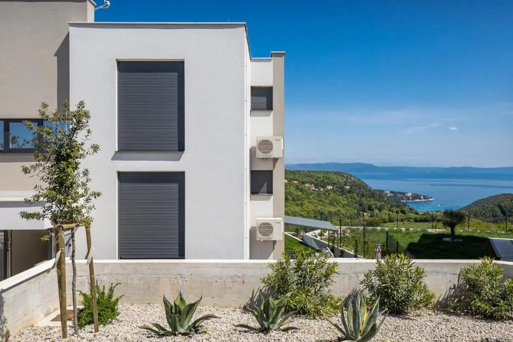 Royal Hilltop Residence
