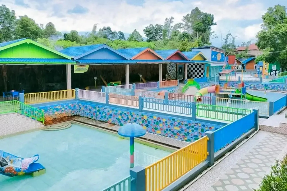 RedDoorz at Villa Waterfun Favour Pagar Alam