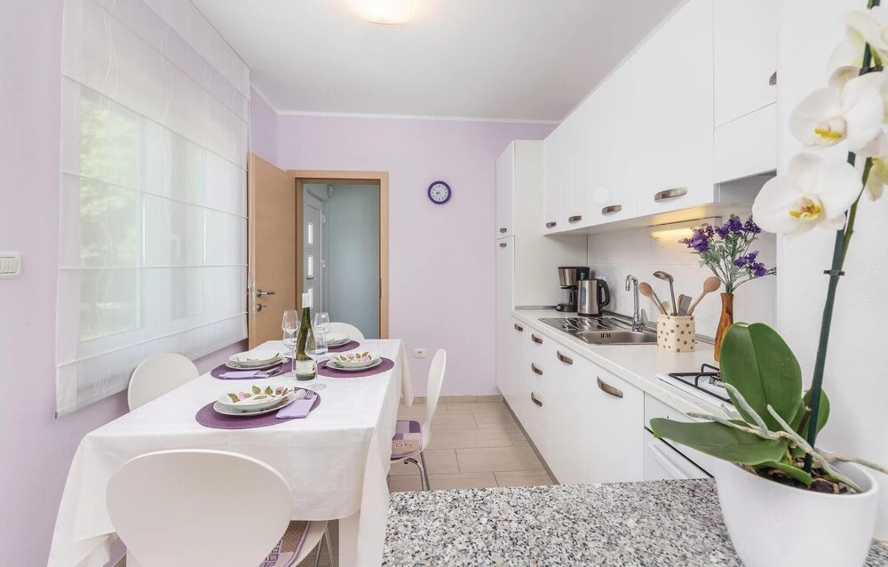 Lovely Home In Peruski