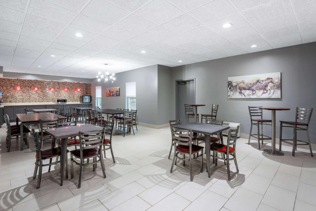 Ramada by Wyndham Sellersburg/Louisville North
