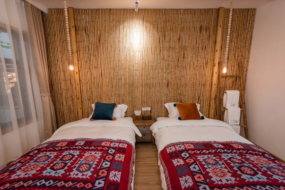 Dali Orchard Suites