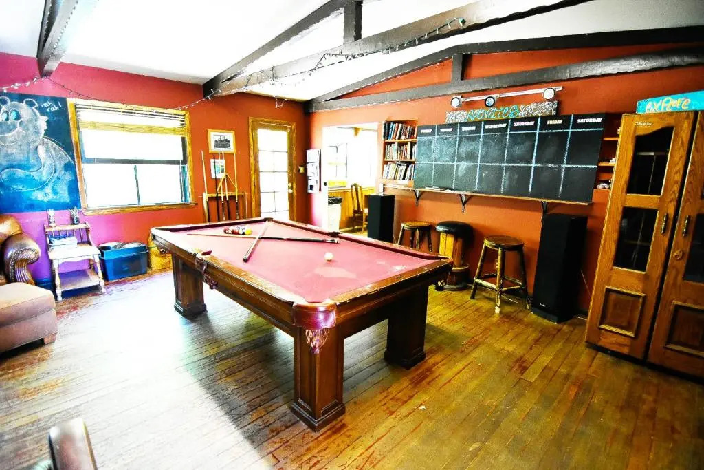 ITH Big Bear Lake Hostel & Lodge