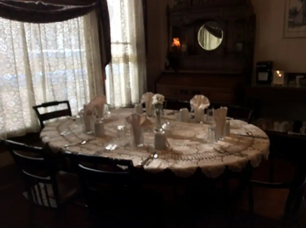 Crescent Lily Inn B&B