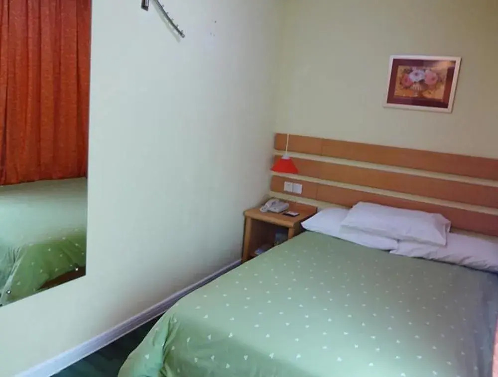 Home Inn Sanya Jiefang Third Road Pedestrian Street