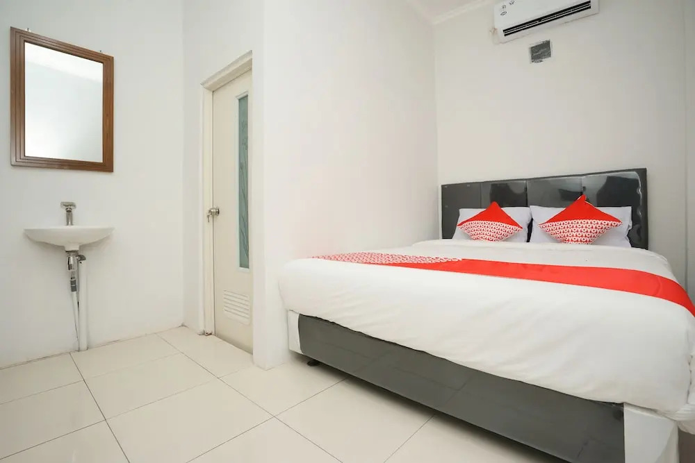 OYO 2492 Nindy Homestay