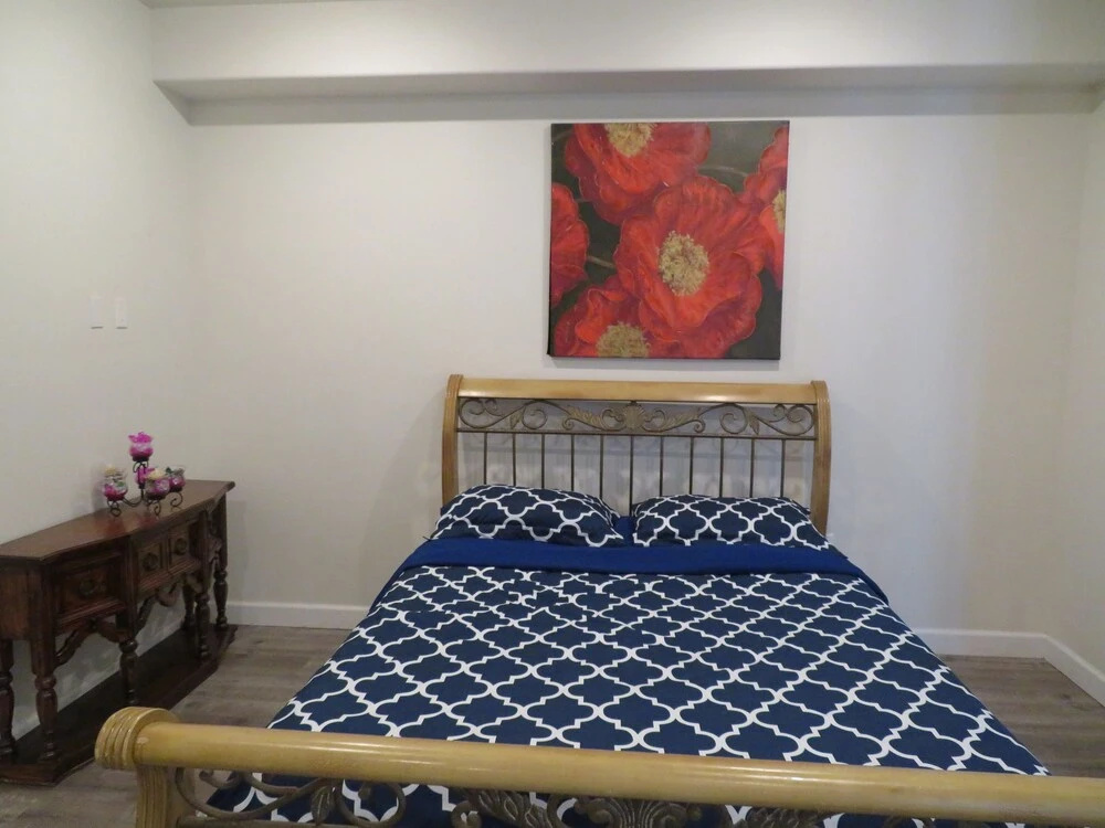 Fully Furnished Apartments near Hollywood