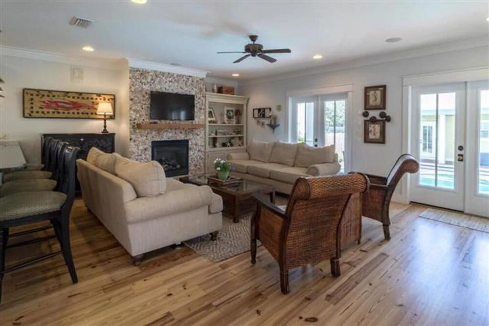 The Crystal Beach House - 1768742