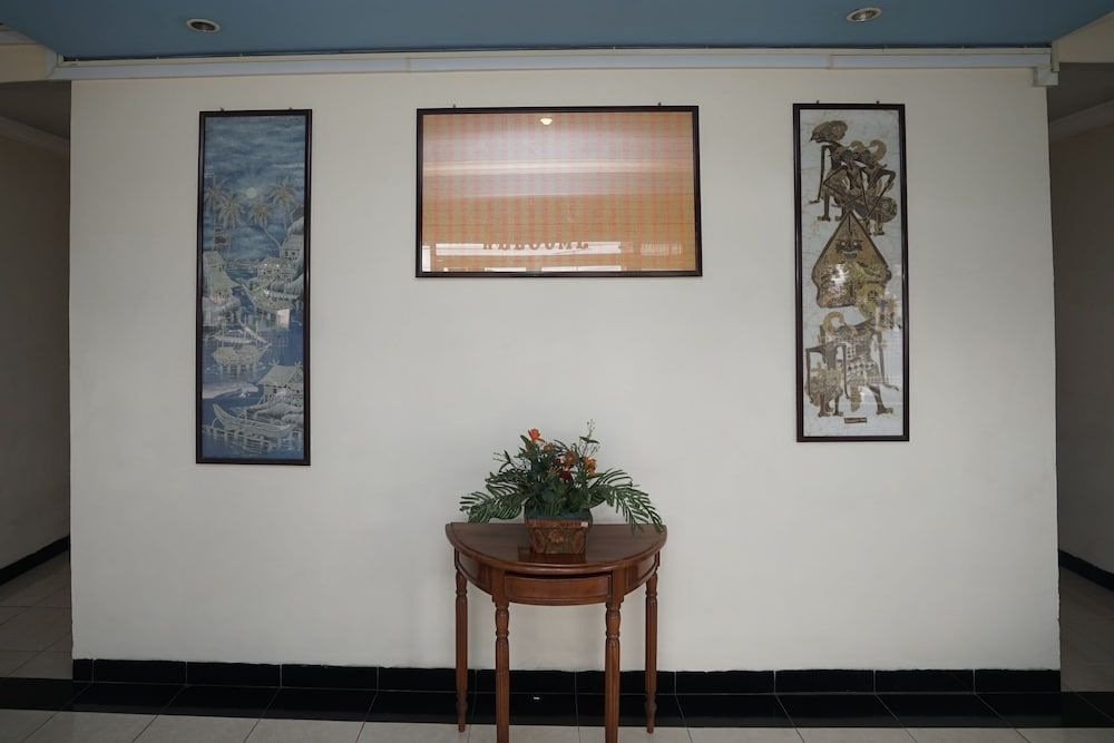 OYO 448 Hotel Central