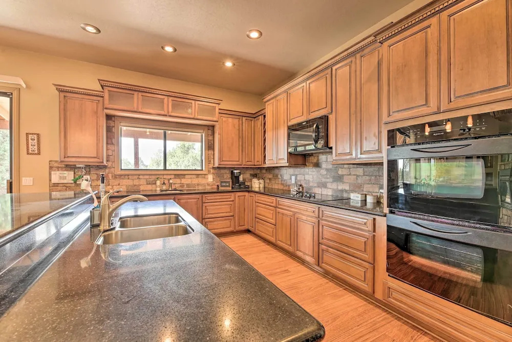 Game Room & Community Amenities: Overgaard Home!