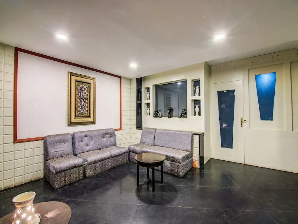 OYO Rooms Jayanagar South End Metro