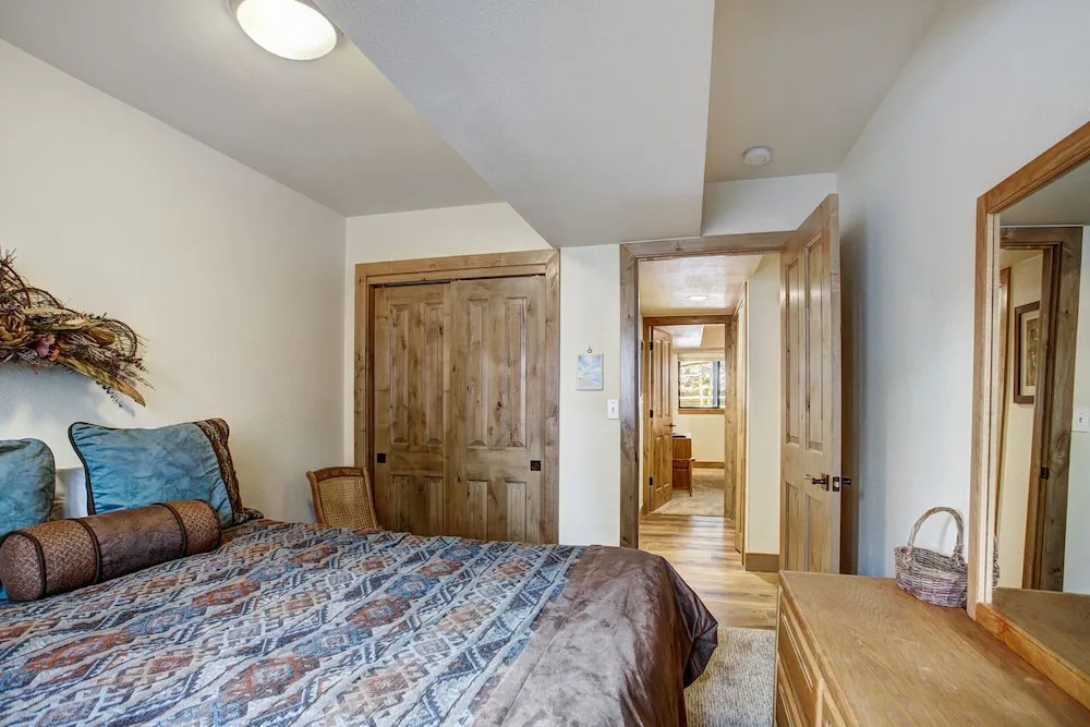 Village Point 308