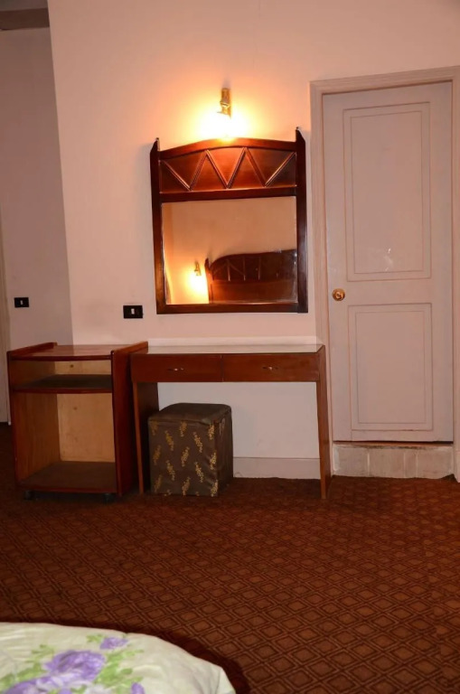 Louris Inn