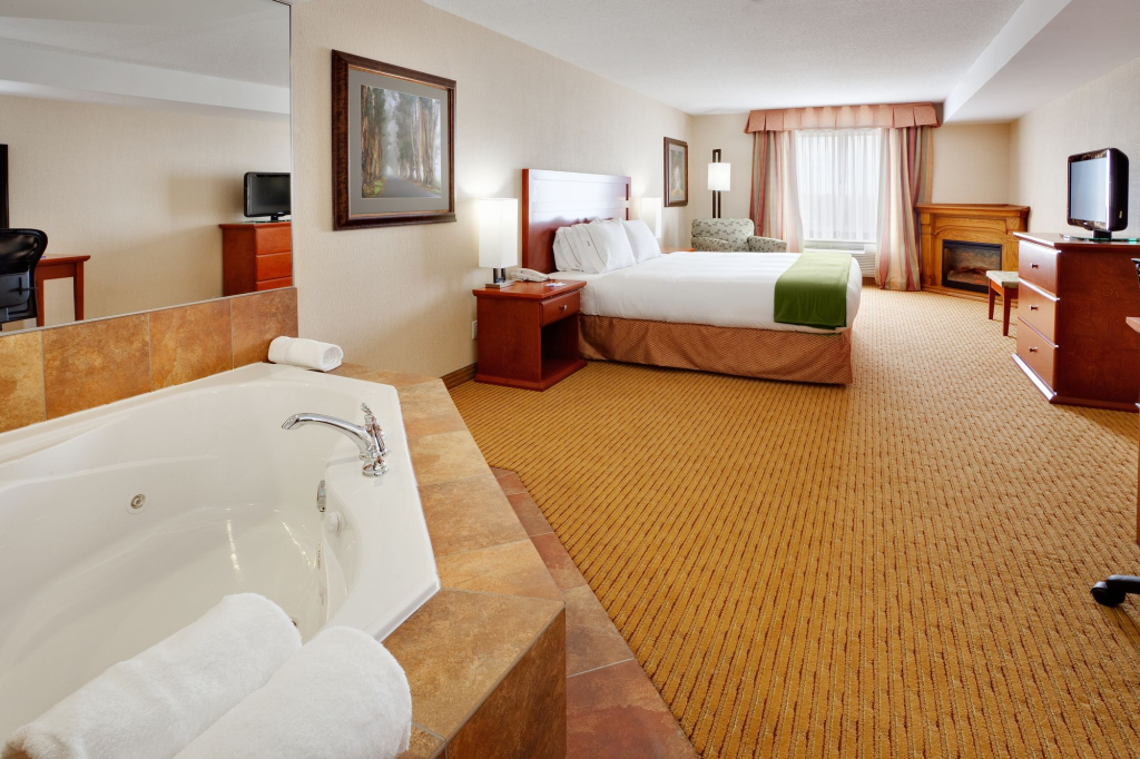 Holiday Inn Express Hotel & Suites Clarington - Bowmanville by IHG
