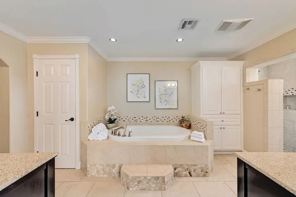 Luxurious Retreat on Lake Lbj: Pool, Hot Tub, Dock