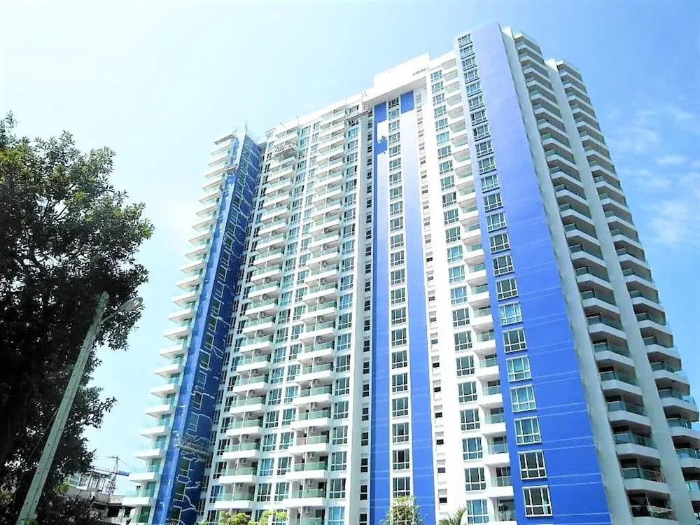 The Cliff sea & Pool Views Studio Apartment Pratumnak Pattaya