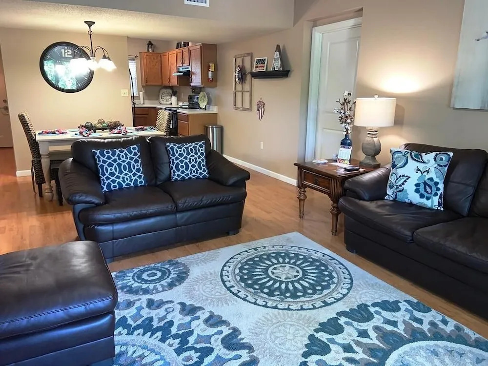 Cedar Lodge 301