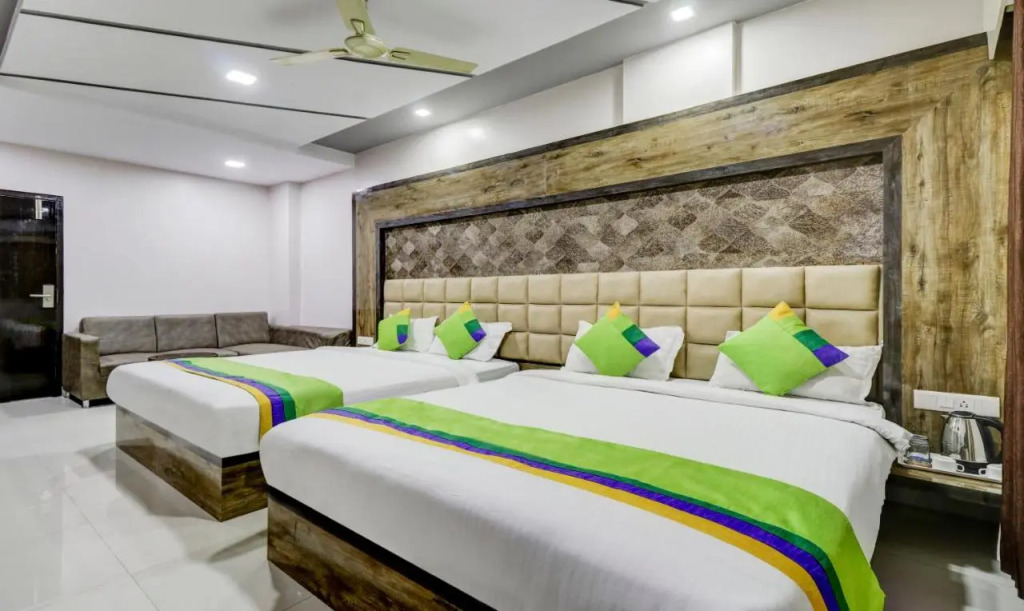 Treebo Sahara Suites 750M From St Johns Medical College And Hospital