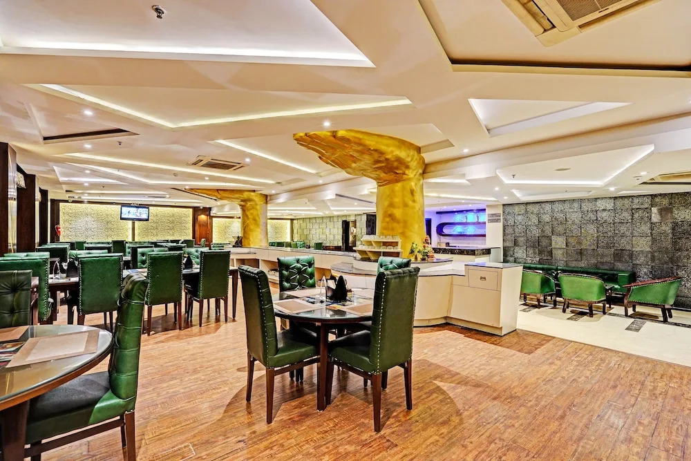 Super Townhouse OAK Hotel City Mark Gurgaon