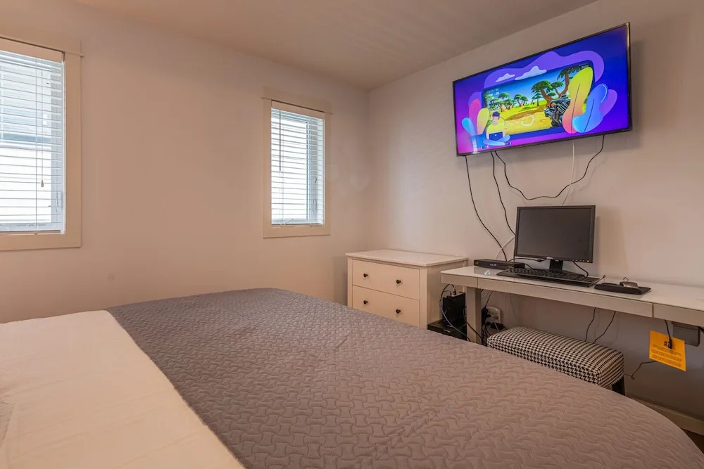 Mountain View Escape with Private Hot Tub & Patio
