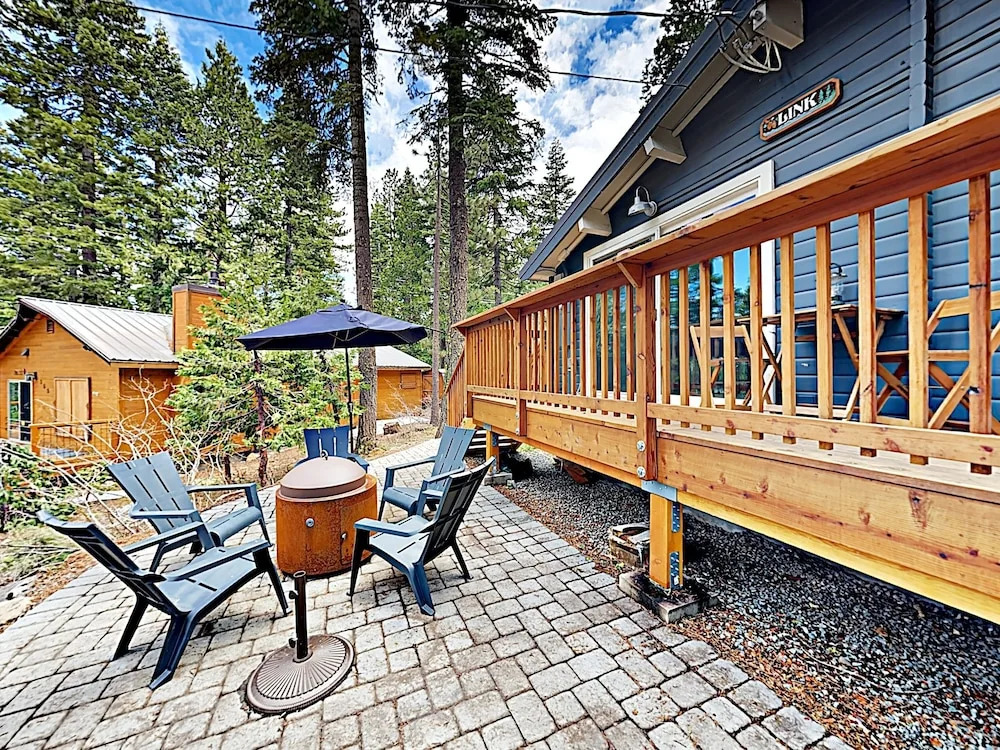 Skyland Hideaway W/ Private Beach By Wood Slopes 3 Bedroom Cabin
