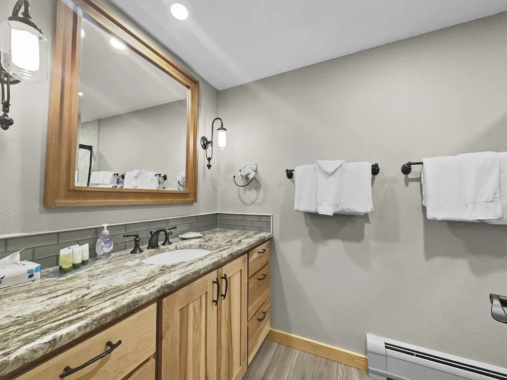 Peregrine Lodge-Remodeled Kitchen-Steps to Super Bee Lift - PG309 by RedAwning
