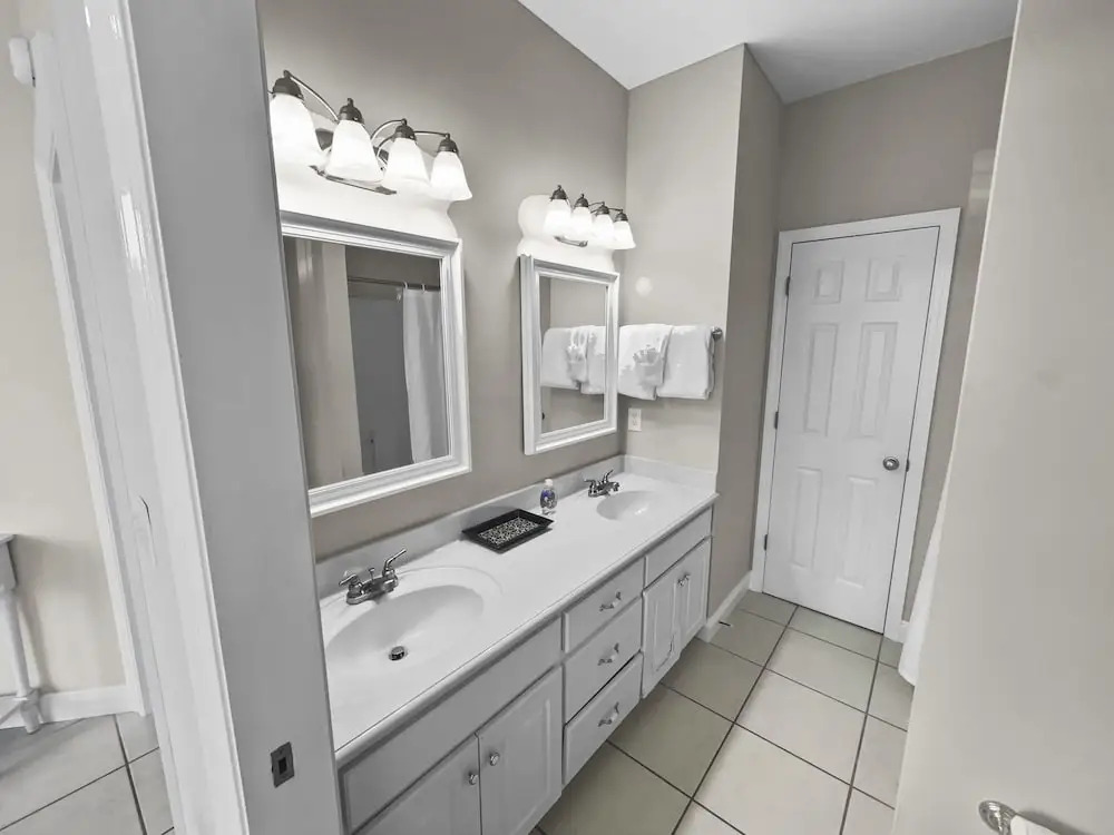 Paradise By The Pier 2 Bedroom Home by RedAwning