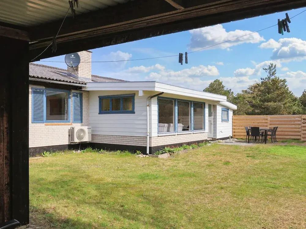 6 person holiday home in Læsø