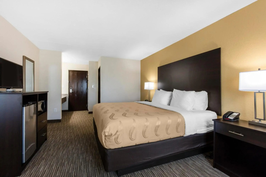 Quality Inn & Suites Metropolis I-24